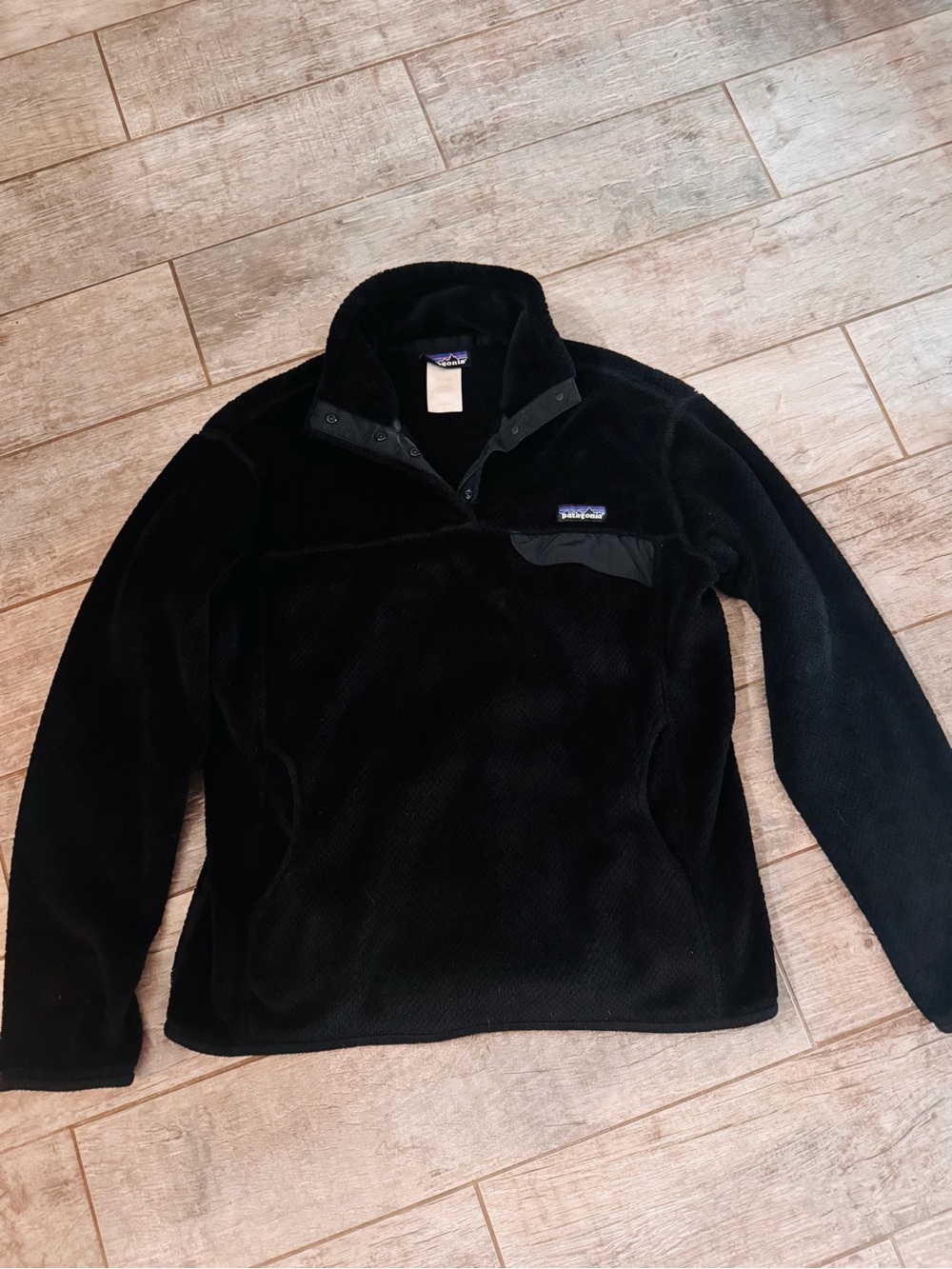 Patagonia Black Women's Fleece Pullover Crew-Scoop